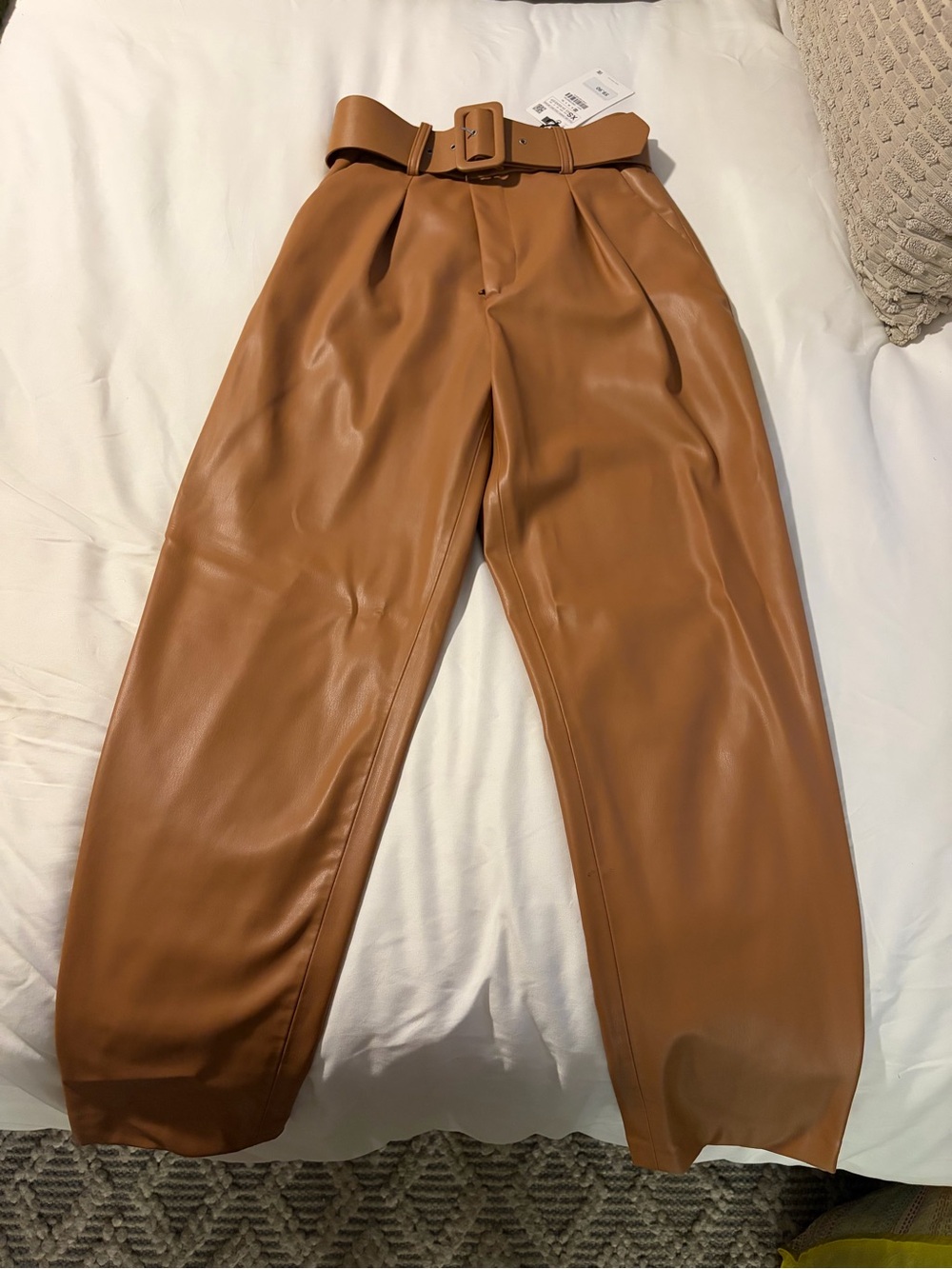 NWT High-Rise Faux Leather Pleated women’s Pants